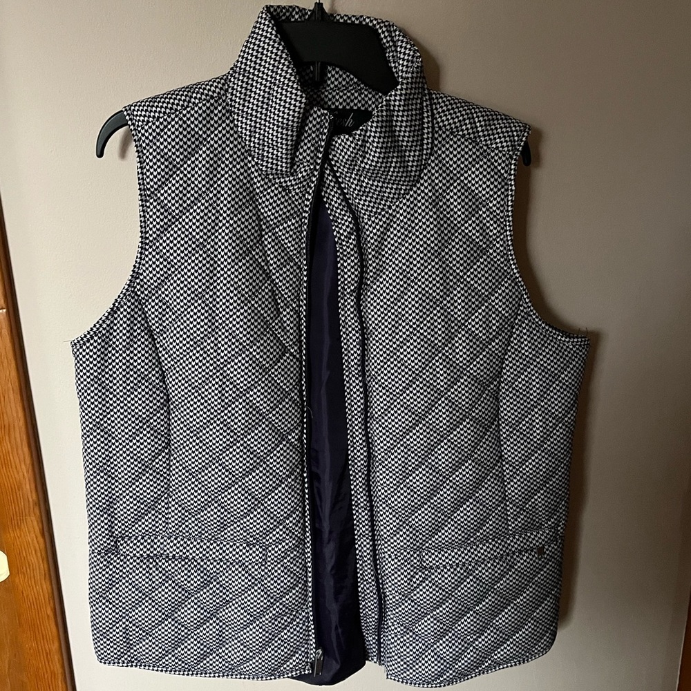 Fresh Navy Blue & White Vest